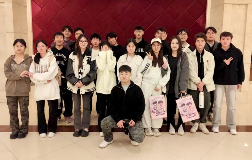 第二次展会结束后的部分志愿者合照